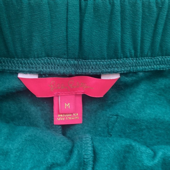 Lilly Pulitzer Scalloped Shorts - Picture 3 of 3